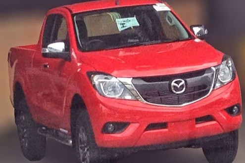 Mazda BT-50 2016 lộ những hình ảnh đầu tiên