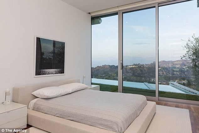 Choáng váng trước căn biệt thự sang trọng nhất nhì Hollywood Hills của Pharrell Williams 