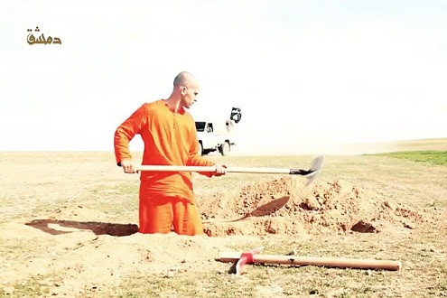 Tù nhân IS tự đào mộ cho mình trước khi bị chặt đầu
