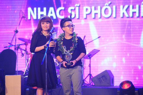 Bài Hát Việt 2015: Vũ Cát Tường mở màn với giải thưởng cao nhất “Bài hát của tháng” 