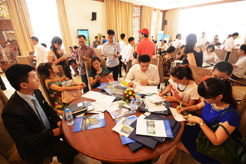 Hơn 300 khách đặt mua biệt thự của FLC tại Sầm Sơn trong ngày mở bán