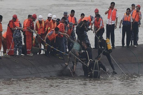 Tàu chìm trên sông Dương Tử: Vẫn chưa có dấu hiệu khả quan