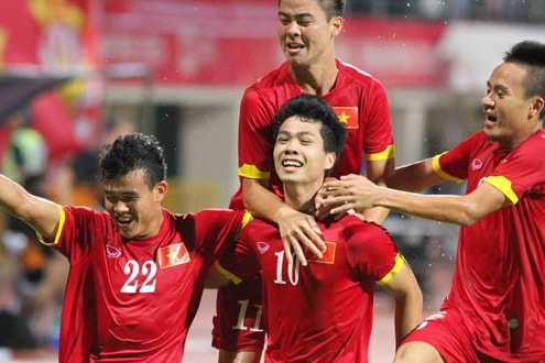 Công Phượng lập cú đúp, U23 VN huỷ diệt Malaysia