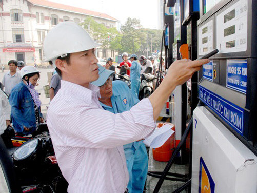 Giữ nguyên giá xăng, giảm giá dầu diesel 