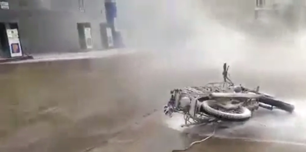 Video: Cây xăng bốc cháy dữ dội ở Quảng Ninh