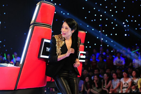 Giọng hát Việt 2015: Thu Phương trốn sau ghế nóng, Mỹ Tâm ghen với thí sinh