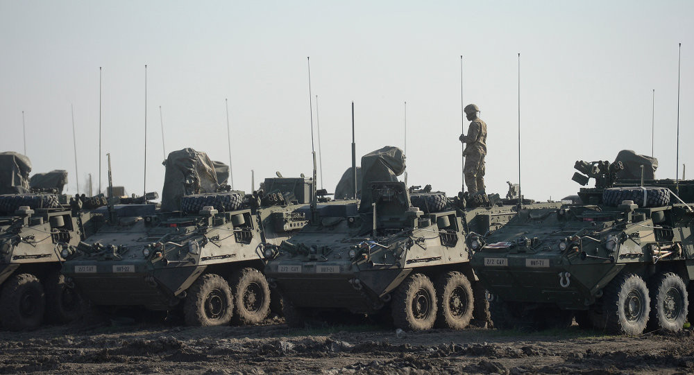 Xe quân sự Mỹ tiến vào Ukraine