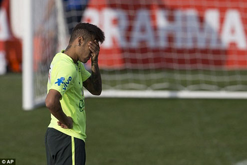 Neymar nhận án phạt nặng vì dè bỉu trọng tài
