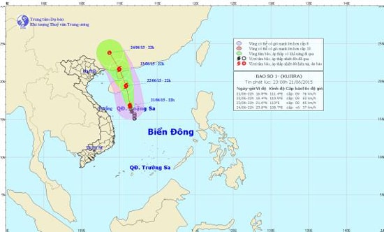 Bão số 1 đang hoành hành trên Biển Đông