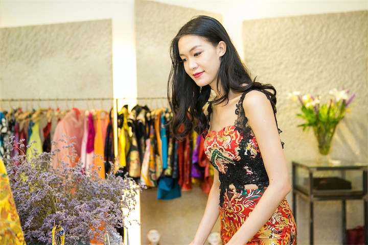 Hoa hậu Thùy Dung biểu diễn thời trang đậm bản sắc Việt tại Italia