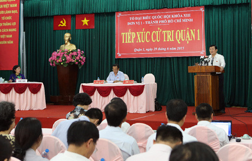 Chủ tịch nước tiếp xúc cử tri thành phố Hồ Chí Minh