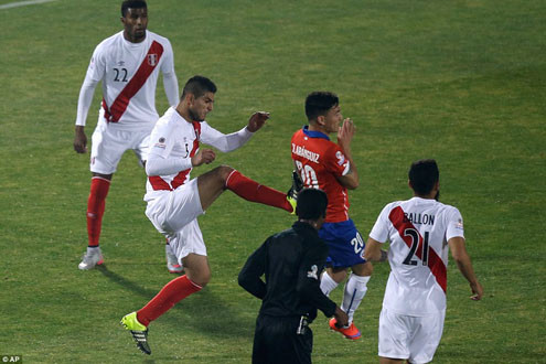 Đánh bại Peru, Chile vào chung kết Copa America