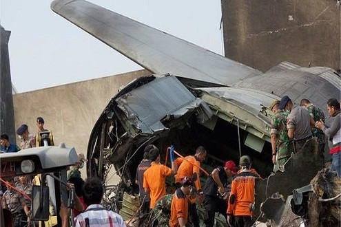Vụ tai nạn máy bay quân sự ở Indonesia: Có chuyện bán “vé” cho hành khách thường dân?