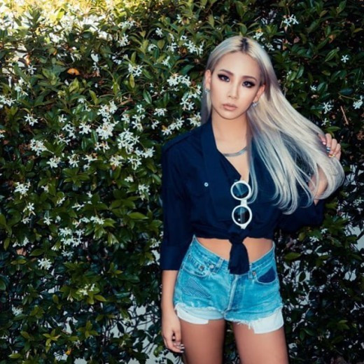 CL(2NE1) khoe tóc màu xám bạc chuẩn bị cho sự ra mắt tại Mỹ