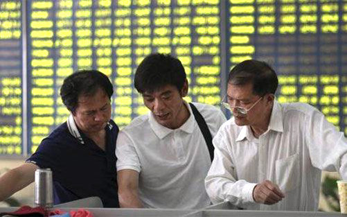 Trung Quốc đưa ra các biện pháp khẩn nhằm chặn đà sụt giảm trên thị trường chứng khoán
