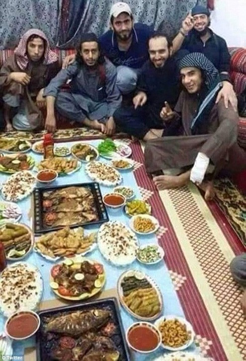 45 chiến binh IS thiệt mạng trong bữa ăn chay mừng thánh lễ Ramadan