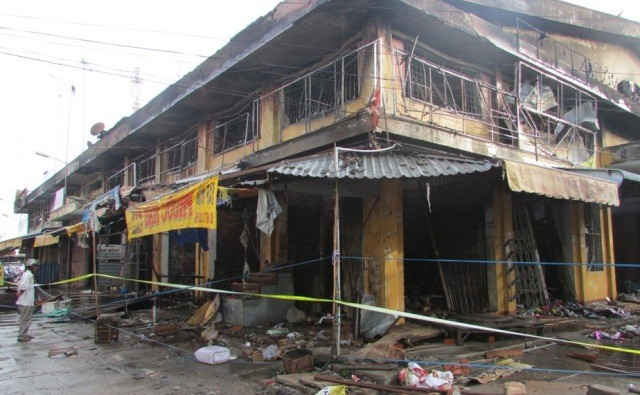 Hỏa hoạn thiêu rụi 10 ki ốt chợ Tam Nông