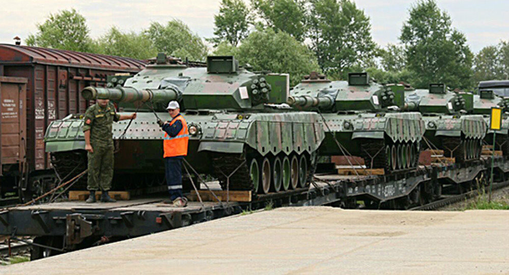 Trung Quốc triển khai lượng lớn xe tăng, súng pháo tập trận chung với Nga