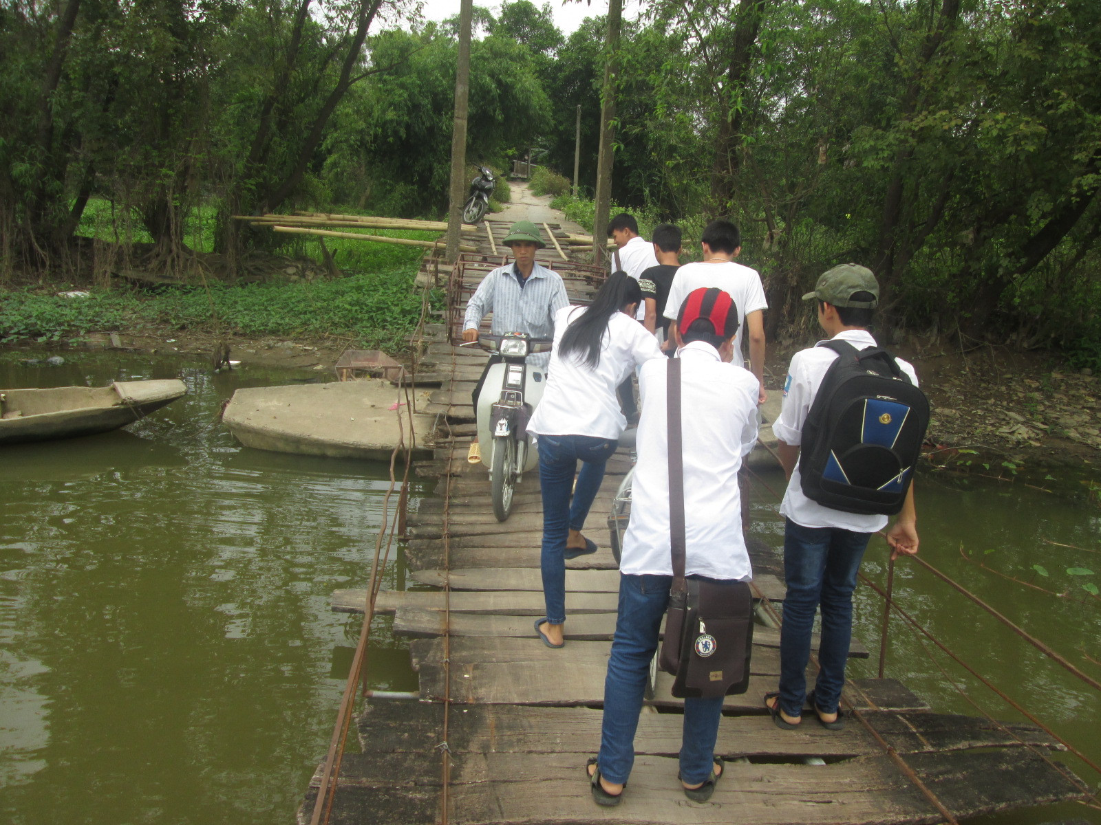 Hà Nội: Nỗi lo từ những cây cầu tạm bắc qua sông Đáy