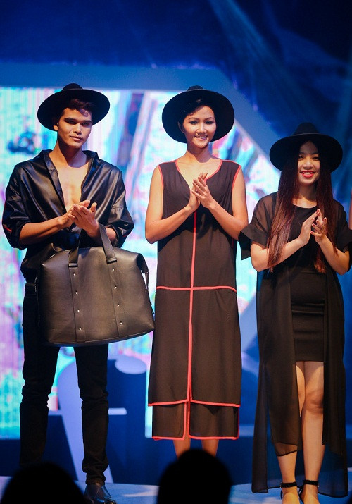 Thí sinh Vietnam Next Top Model 2015 bất ngờ xuất hiện trên FTV Việt Nam