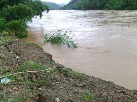Thanh Hóa: Mưa lớn, nhiều bản làng vùng núi ngập sâu trong nước