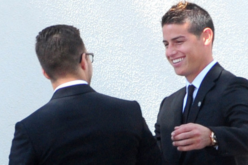 Đám cưới “siêu cò Mendes”: Dập dìu sao Real và quà tặng khủng của Ronaldo