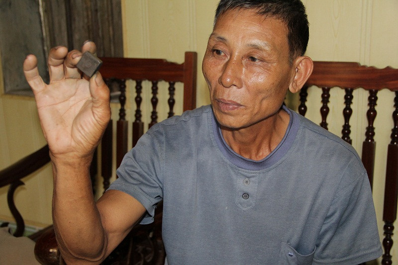Kỳ lạ viên đá hút nọc độc rắn ở Thái Bình