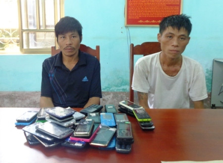 Thanh Hóa: Đột nhập cửa thông gió, trộm hàng trăm điện thoại