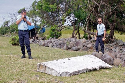 Malaysia xác nhận mảnh vỡ được tìm thấy là của MH370