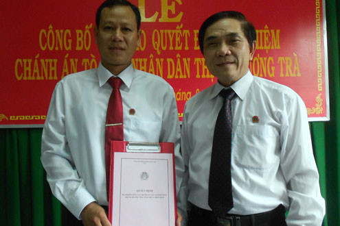 Thừa Thiên Huế: Trao quyết định bổ nhiệm Chánh án TAND thị xã Hương Trà