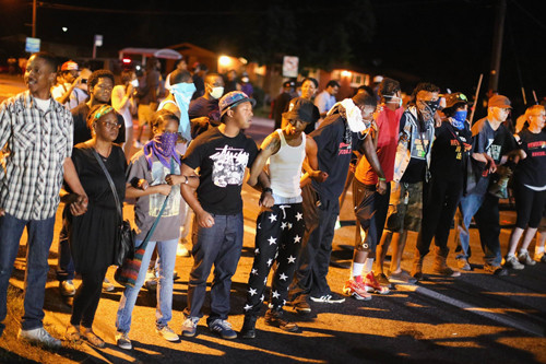 Mỹ: Bạo động tái phát tại Ferguson, 150 người bị bắt