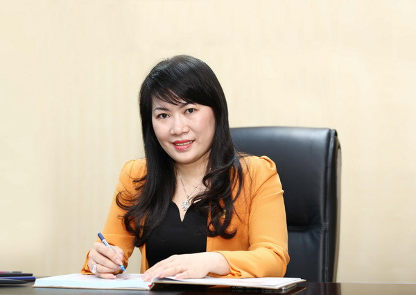 Bà Lương Thị Cẩm Tú, Tổng Giám đốc Nam A Bank vinh dự nhận giải thưởng