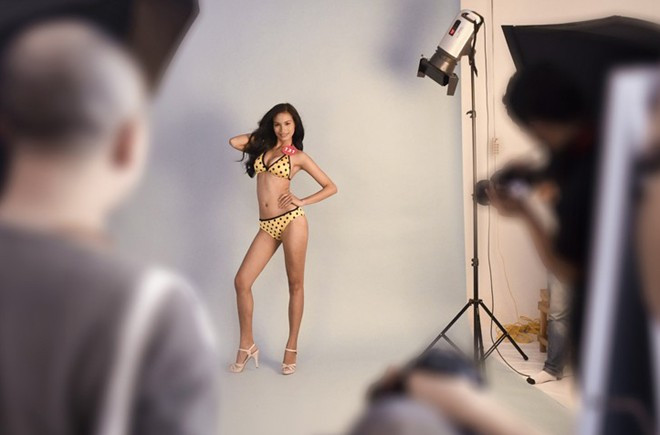 Top 35 thí sinh Hoa hậu Hoàn vũ Việt Nam 2015 khoe dáng với bikini