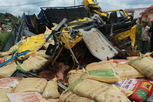 Đắk Lắk: Tai nạn giao thông nghiêm trọng, 3 người thương vong