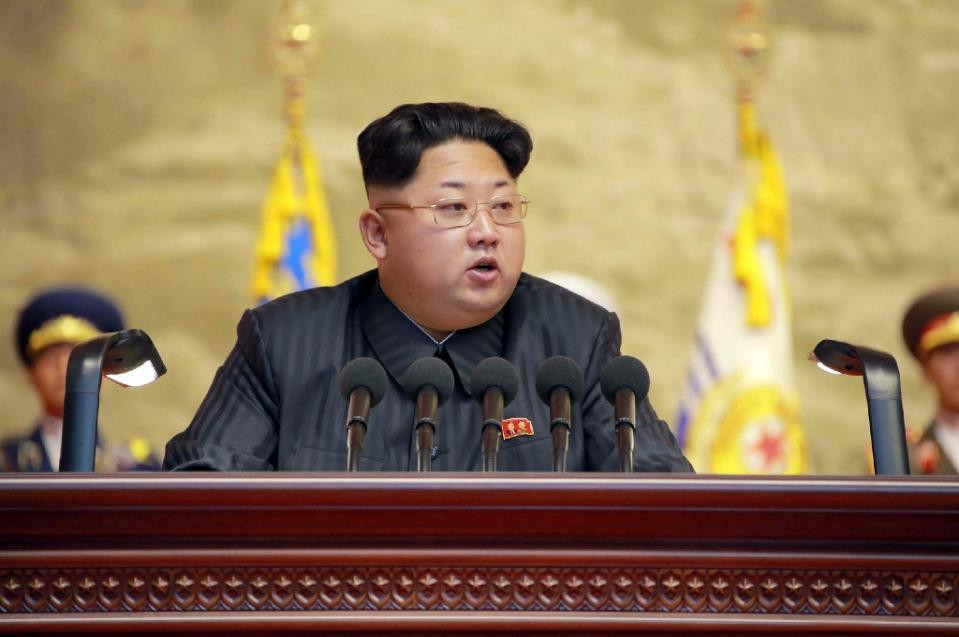 Kim Jong-Un: Ra lệnh quân đội “sẵn sàng chiến đấu”, gửi tối hậu thư cho Hàn Quốc