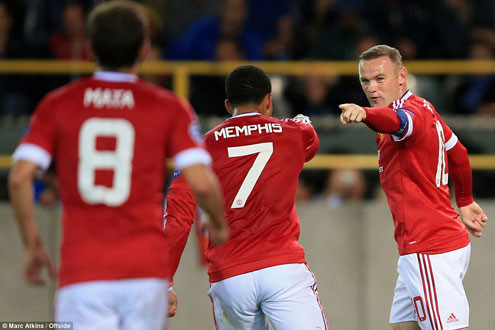 Cận cảnh Rooney lập hat-trick, M.U vào vòng bảng Champions League