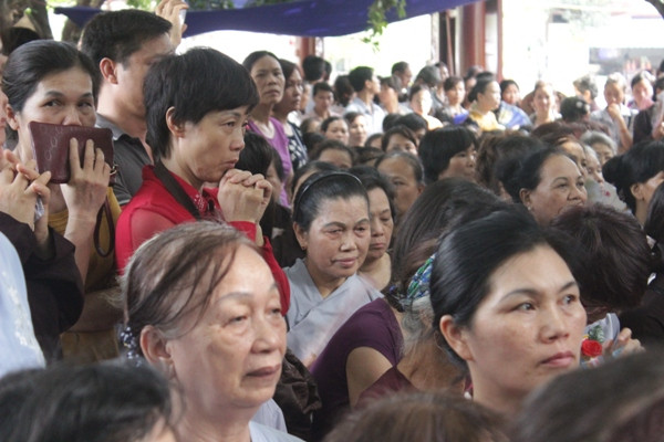 Hàng nghìn người đổ về Chùa Ngòi dự lễ Vu lan