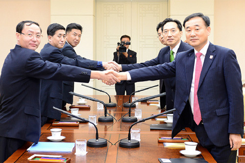 Hai miền Triều Tiên đàm phán về chương trình đoàn tụ gia đình ly tán