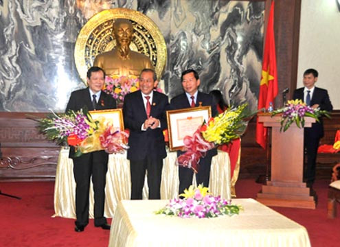 Trao Kỷ niệm chương “Vì sự nghiệp Tòa án” cho lãnh đạo TANDTC Lào và Campuchia