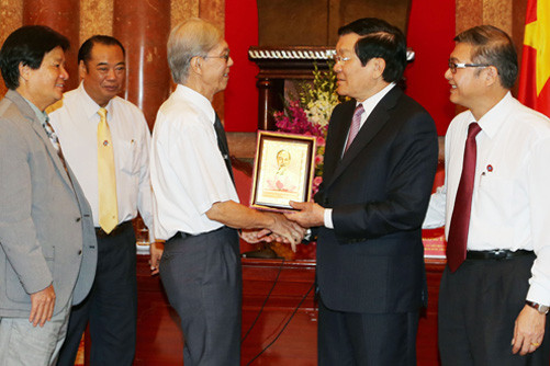 Chủ tịch nước Trương Tấn Sang gặp mặt các cán bộ lão thành chủ chốt của Hệ thống TAND