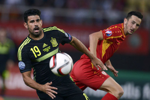 Thắng nhẹ nhàng Macedonia, Tây Ban Nha tới gần VCK Euro 2016