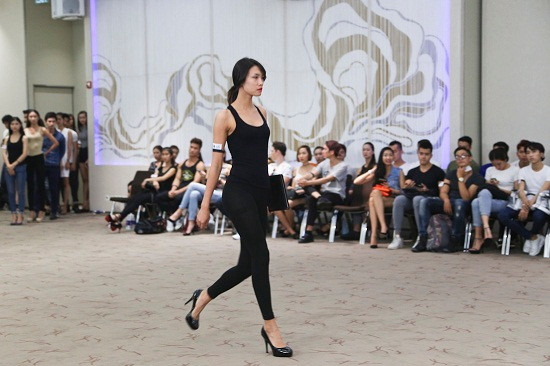 Vietnam International Fashion Week 2015: Hàng trăm người mẫu dự vòng tuyển chọn 