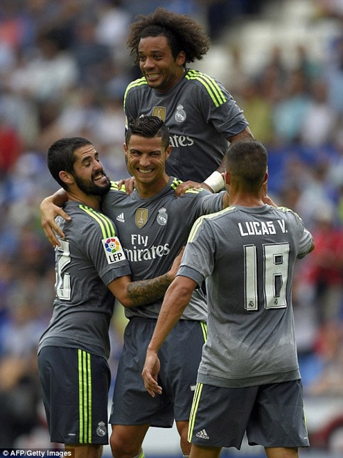 Cận cảnh Ronaldo đá như “lên đồng”, Real Madrid đè bẹp Espanyol 6-0