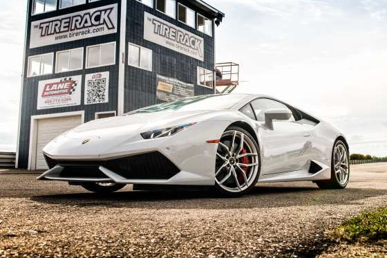 Lamborghini ra mắt siêu xe mới với giá 210.800 USD