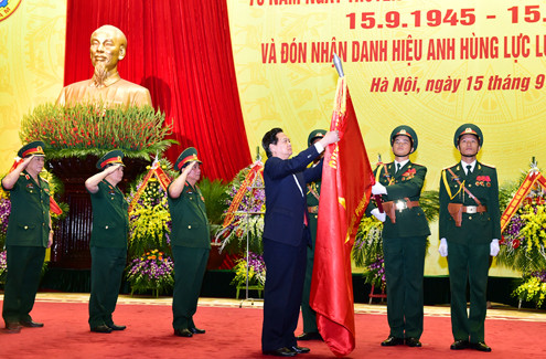 Thủ tướng Nguyễn Tấn Dũng dự lễ kỷ niệm 70 năm ngày Truyền thống ngành công nghiệp Quốc phòng