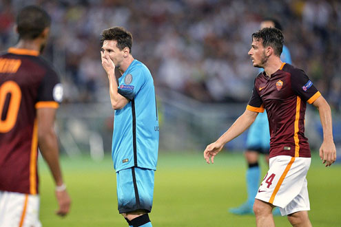 AS Roma 1-1 Barcelona: Messi mờ nhạt ở cột mốc 100