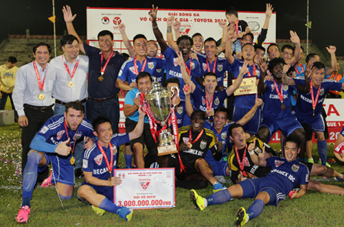Vòng 26 V-League 2015: Bình Dương đón nhận cúp vô địch lần thứ 4