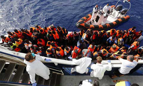 Italy cứu hơn 4.500 người di cư trong 24 giờ
