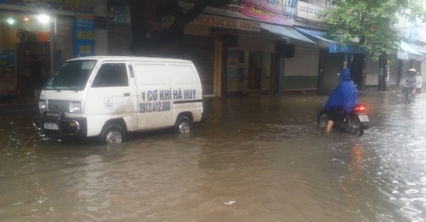 TP Hải Phòng ngập nặng vì mưa lớn 