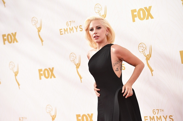 Lễ trao giải Emmy 2015: Sao Hollywood khốn đốn trên thảm đỏ vì nóng